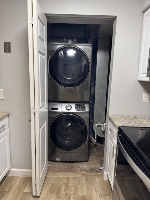 7596 Lakeside Village Dr #H - Photo 4 of 12