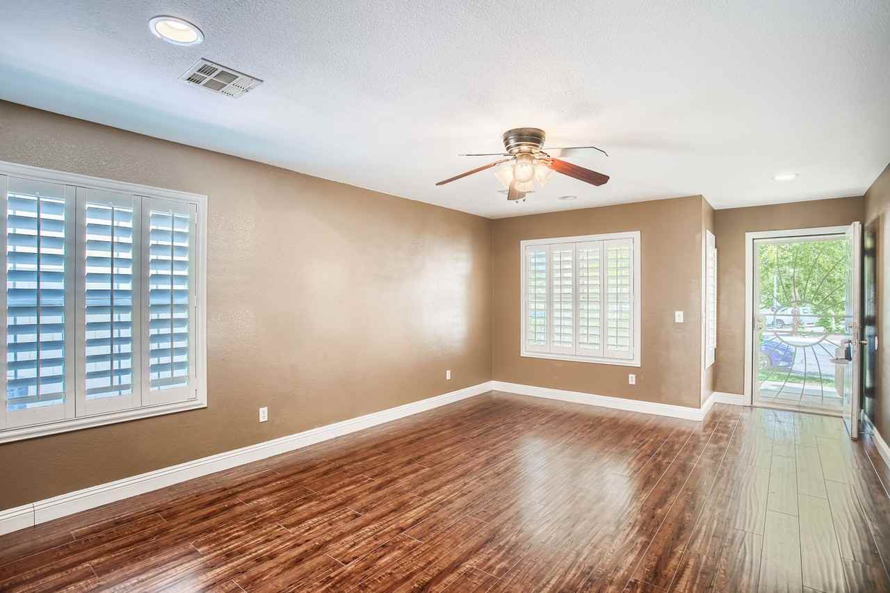 591 Fox Chase St - Photo 3 of 14