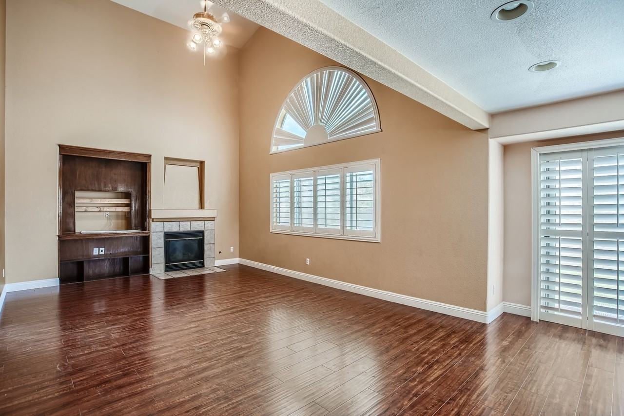 591 Fox Chase St - Photo 6 of 14