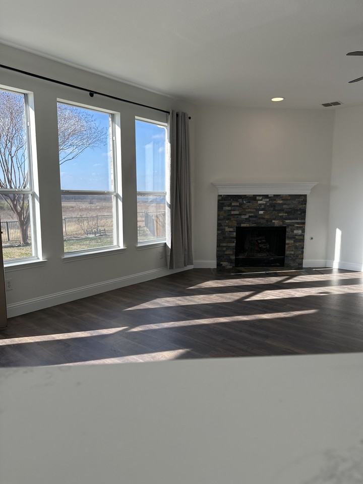 4205 Lakeside Dr #NA - Photo 7 of 32