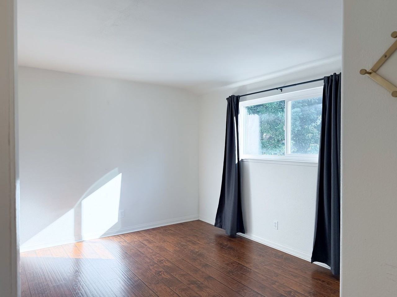 5252 Shenandoah St - Photo 7 of 25