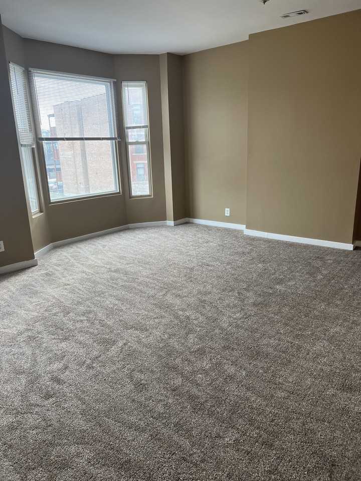 4334 S Langley Ave #2 - Photo 2 of 8