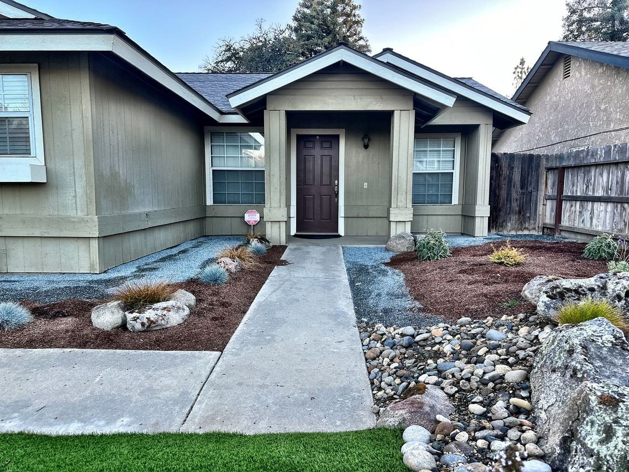 1622 S Peppertree Ct - Photo 3 of 34