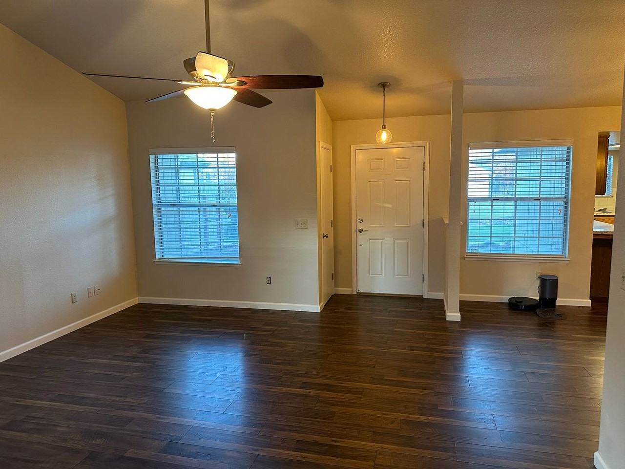 1622 S Peppertree Ct - Photo 7 of 34