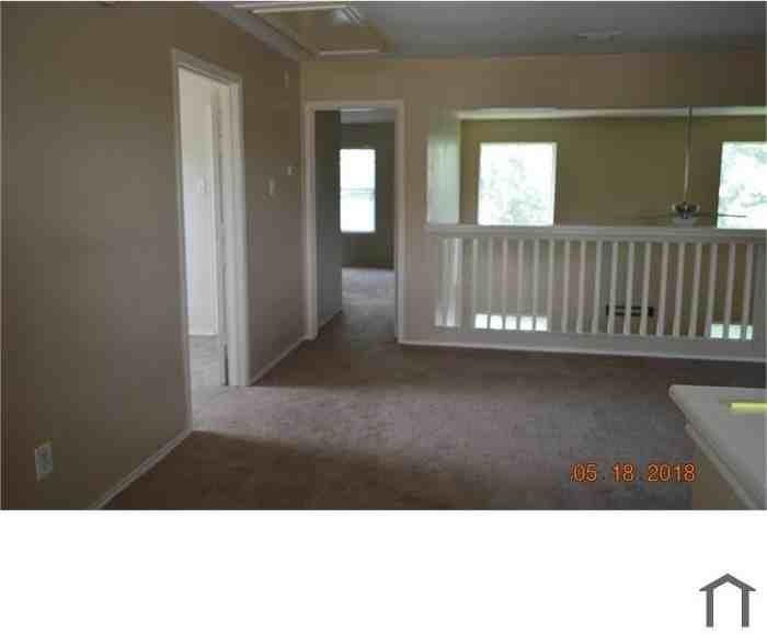 815 Hillock Bluff Cir #NA - Photo 2 of 23