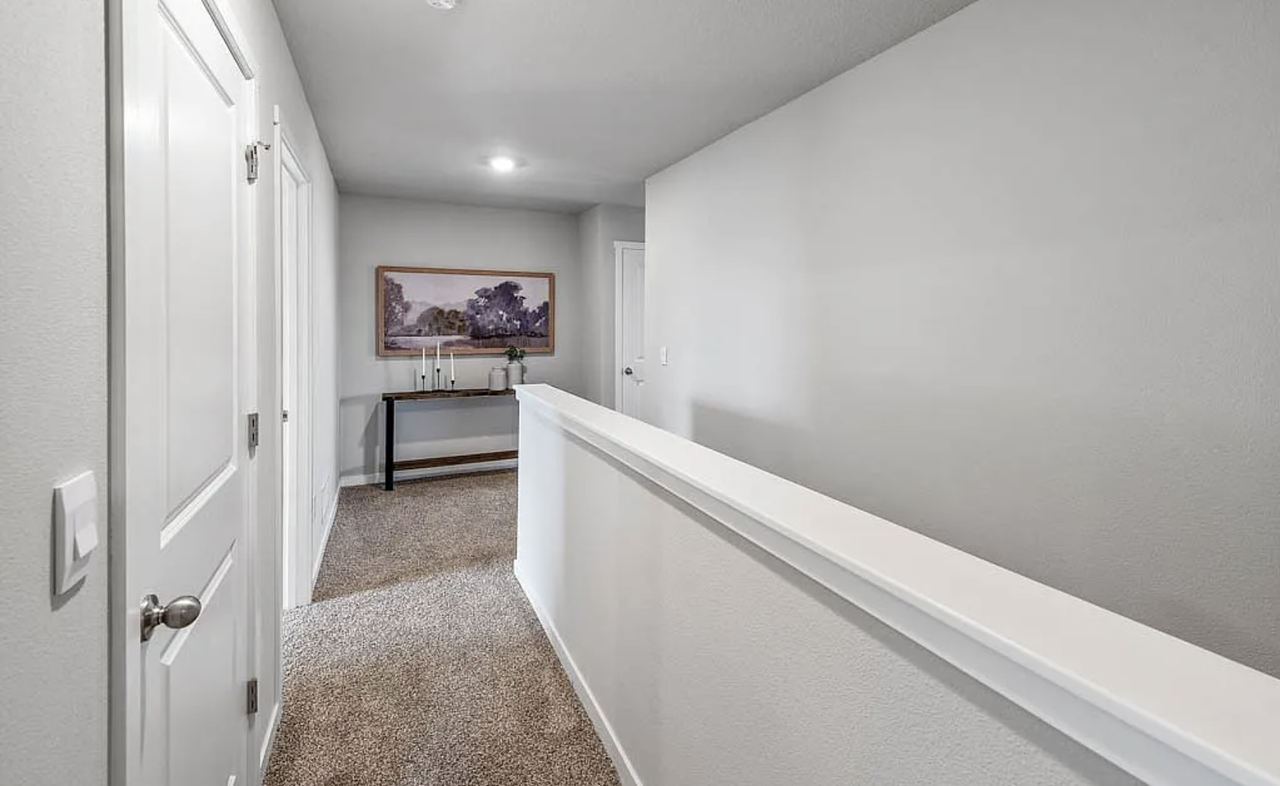 2569 Se Hawkins Dr #NA - Photo 4 of 23