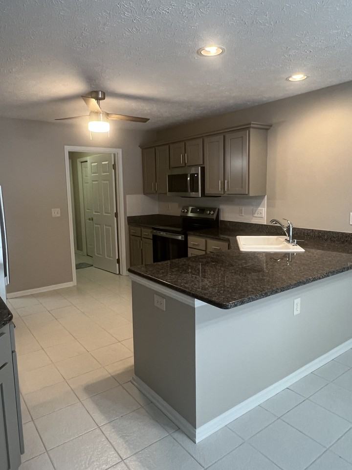 36447 N Reserve Cir #NA - Photo 5 of 28