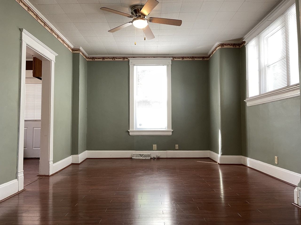 111 S Edgewood Ave #NA - Photo 2 of 11