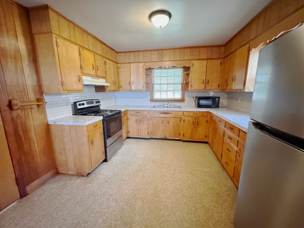 229 Alpine Dr - Photo 6 of 10