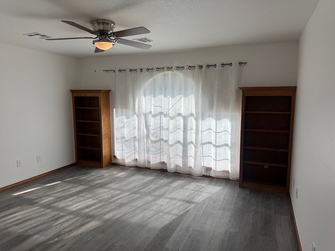 2100 Ne 12th St - Photo 6 of 20