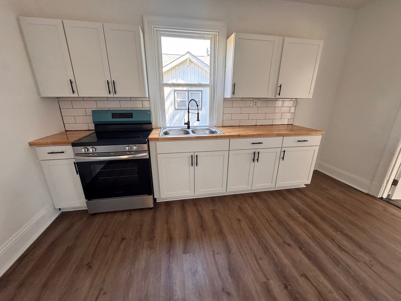 319 Kemper Rd - Photo 5 of 12