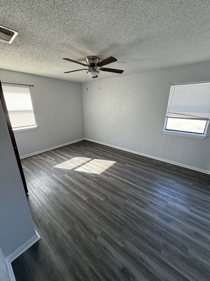 1707 Sunset St #1 - Photo 3 of 12