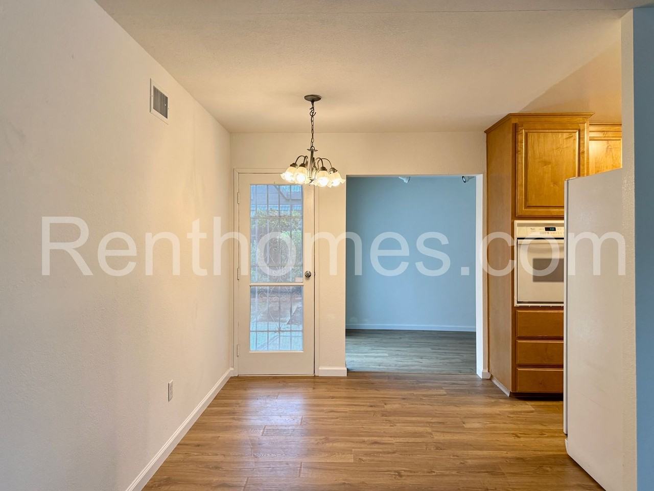 5511 Chandler Dr - Photo 3 of 23