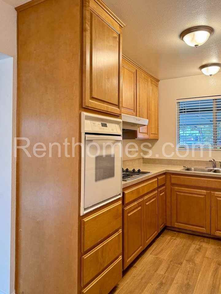 5511 Chandler Dr - Photo 5 of 23