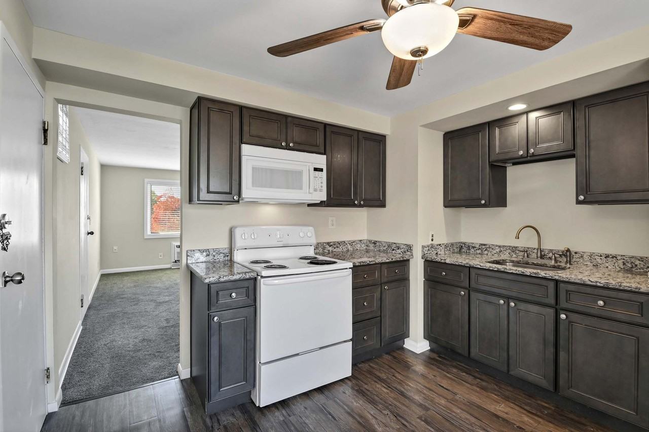 17105 Madison Ave - Photo 6 of 15