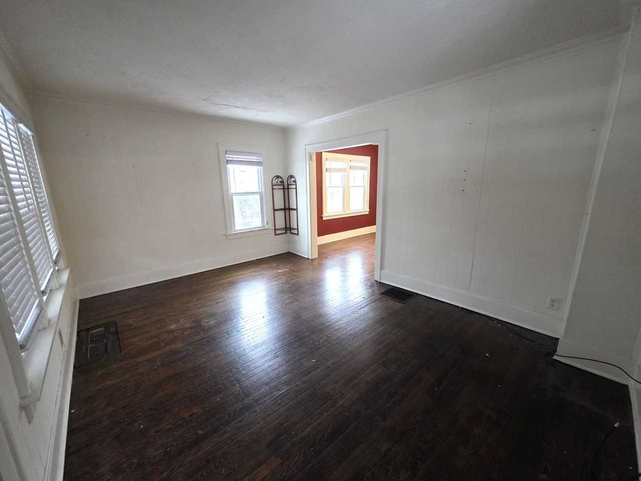 1916 James St - Photo 2 of 10