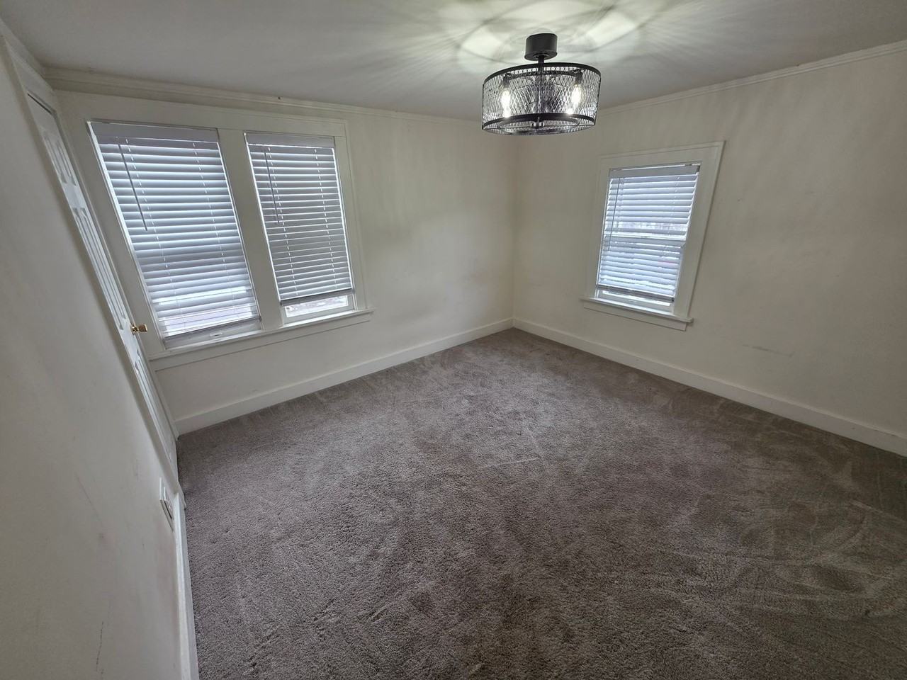 1916 James St - Photo 7 of 10