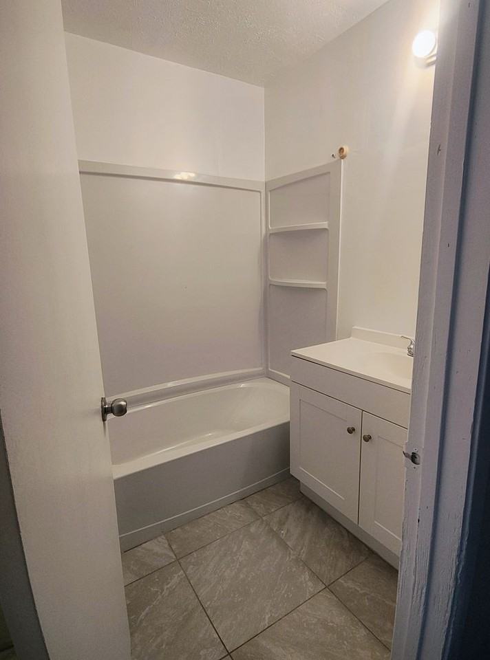 11058 Jones St - Photo 6 of 11