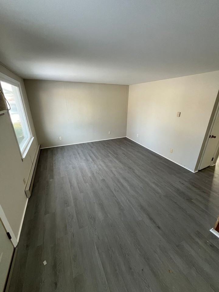 104 Maple Ln - Photo 2 of 10