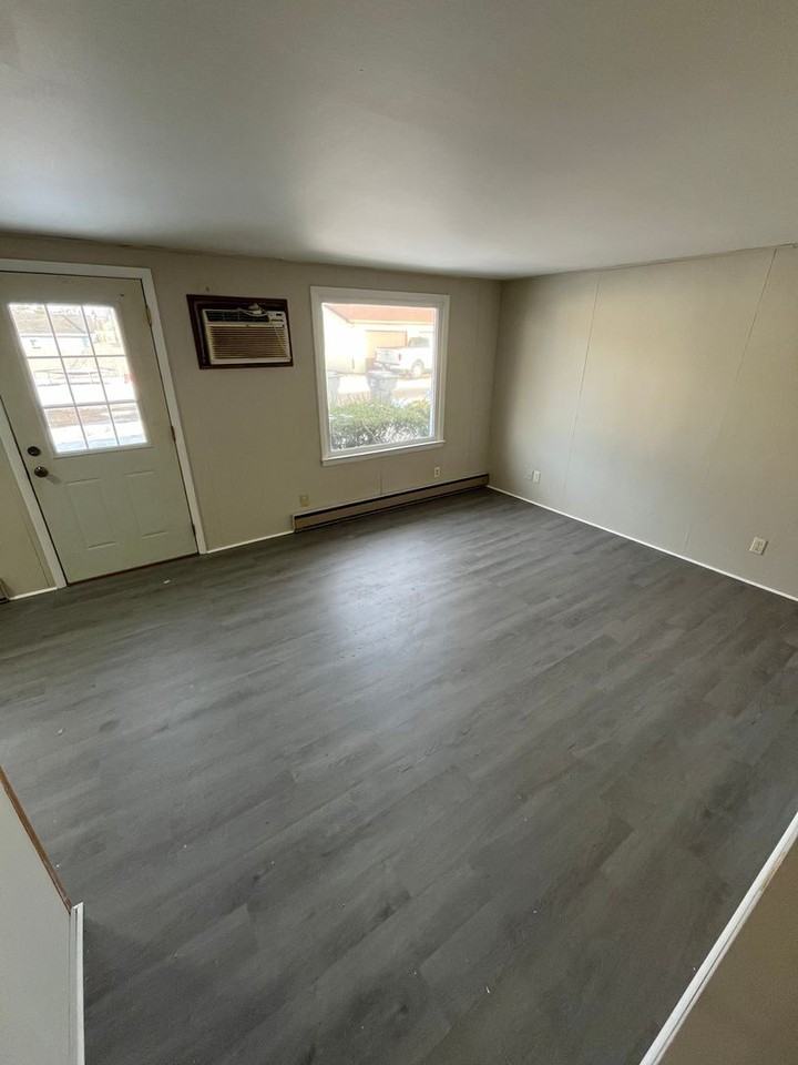 104 Maple Ln - Photo 3 of 10