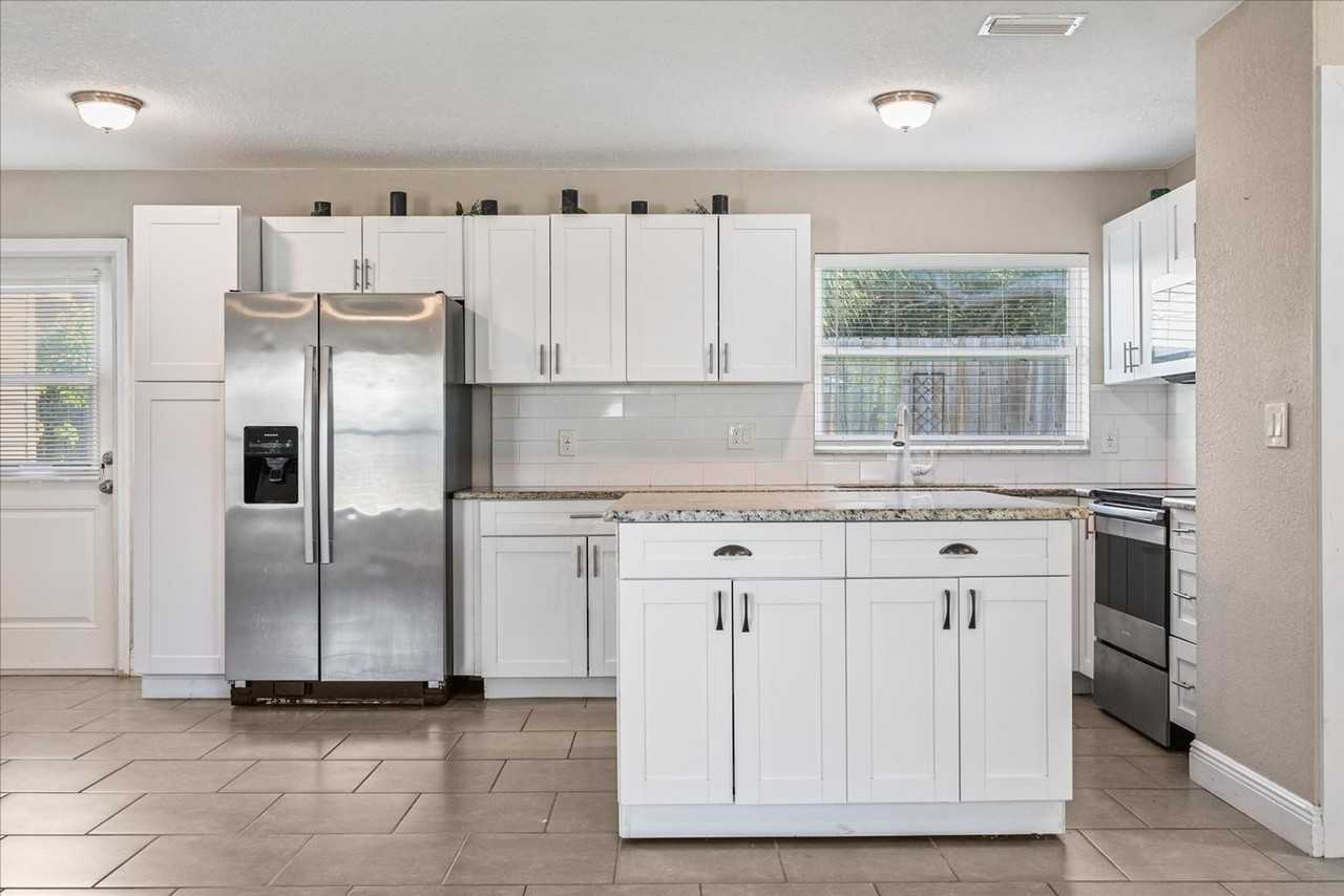 6706 S Elemeta St - Photo 7 of 27