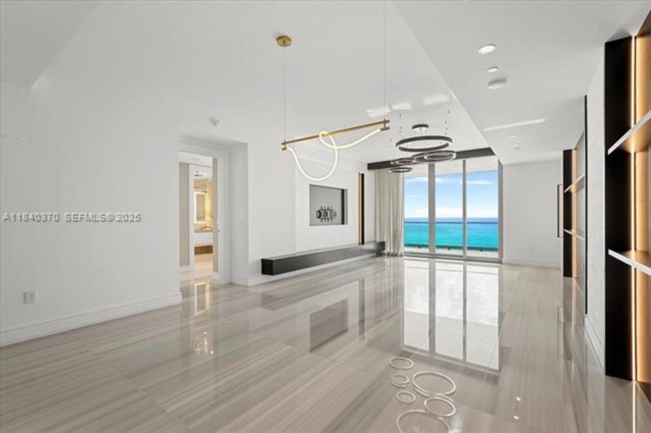17901 17901 Collins Ave appt 2102 - Photo 3 of 32