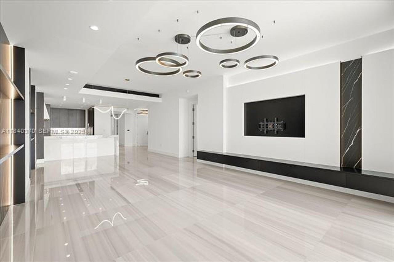 17901 17901 Collins Ave appt 2102 - Photo 5 of 32