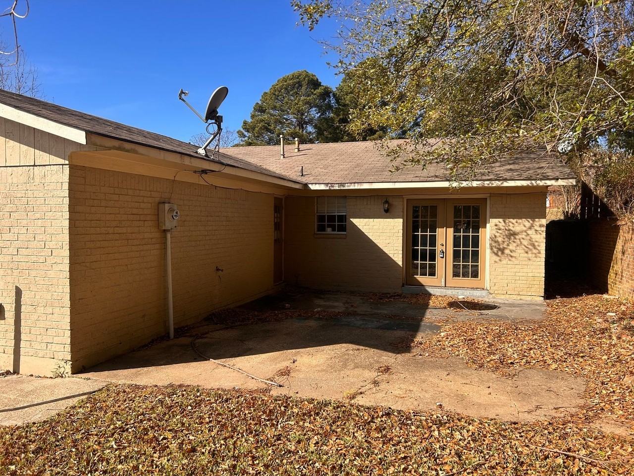 6451 Frondosa Dr - Photo 2 of 10