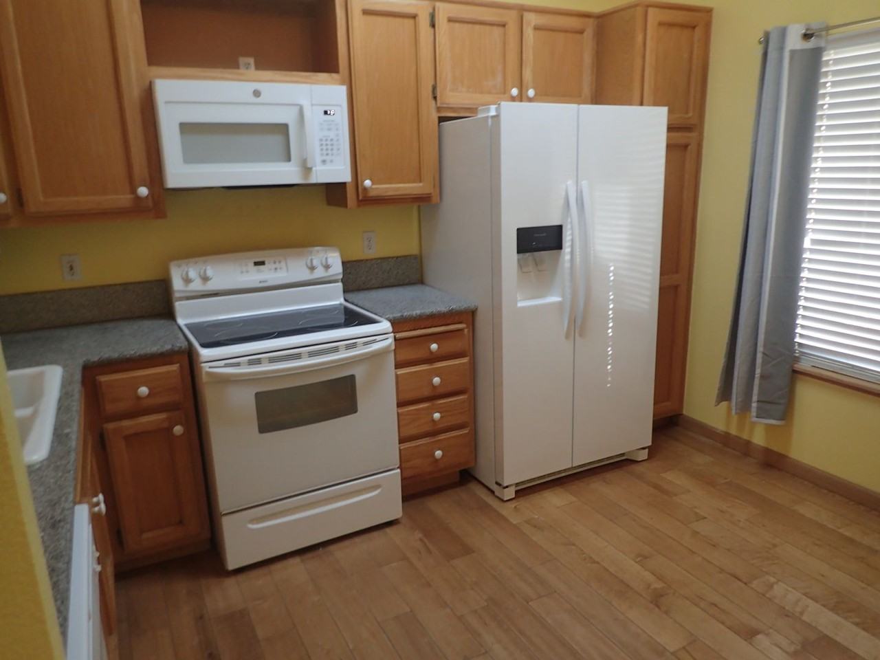 408 Christopher Ct - Photo 4 of 17