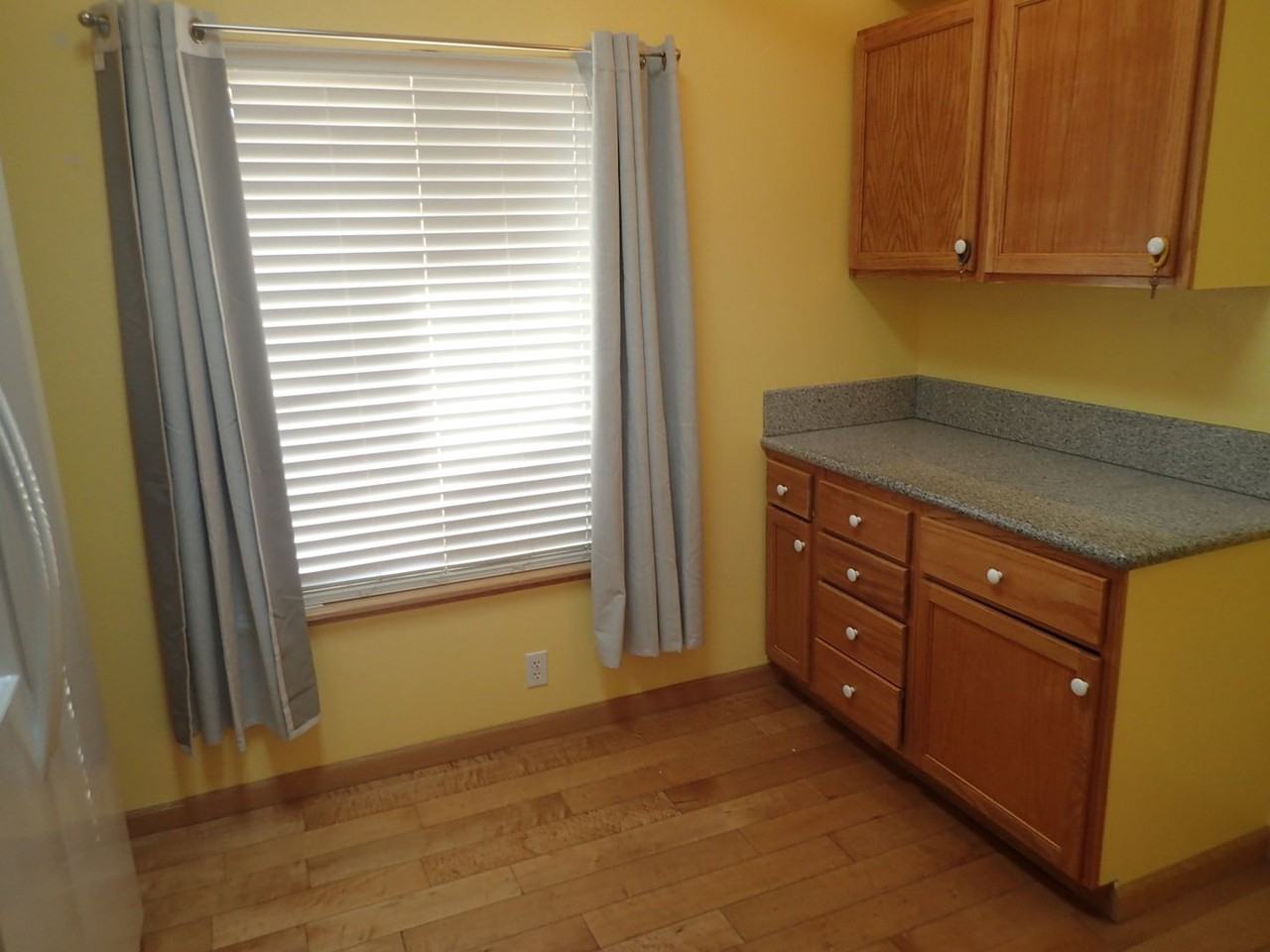 408 Christopher Ct - Photo 5 of 17