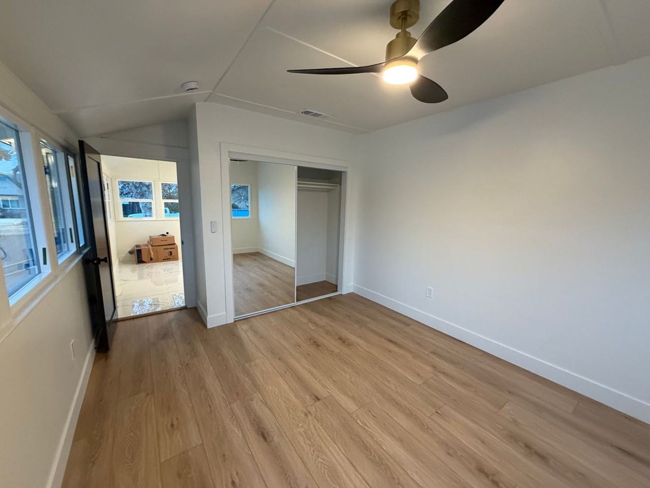 406 Sierra Ave - Photo 7 of 26