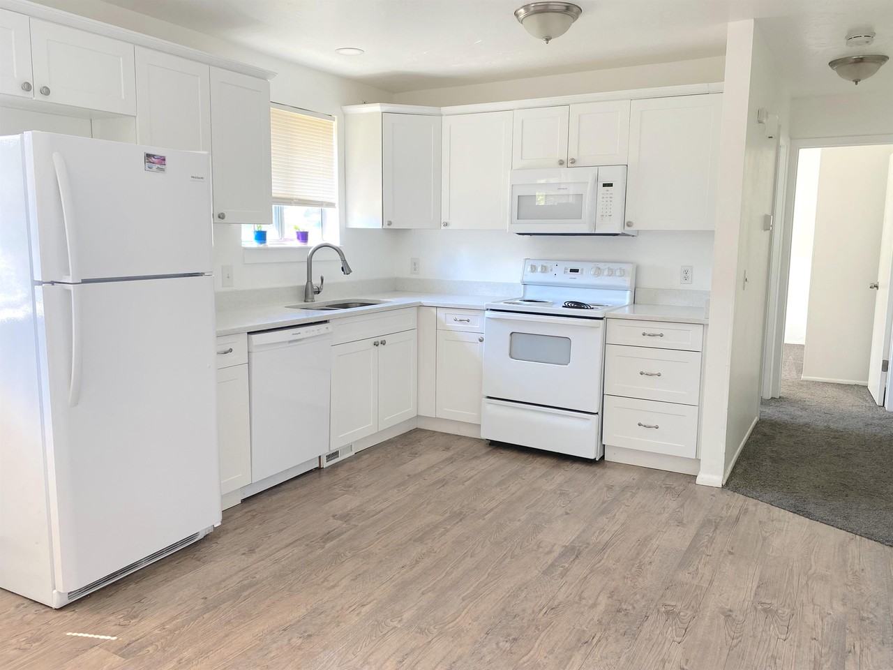 5542 S Rockford St #1 - Photo 4 of 35