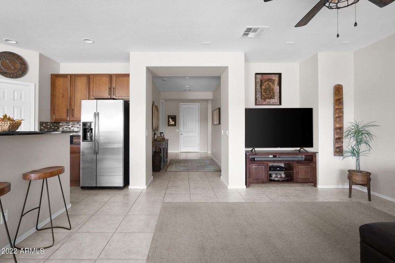 5533 W Cavedale Dr #NA - Photo 4 of 39