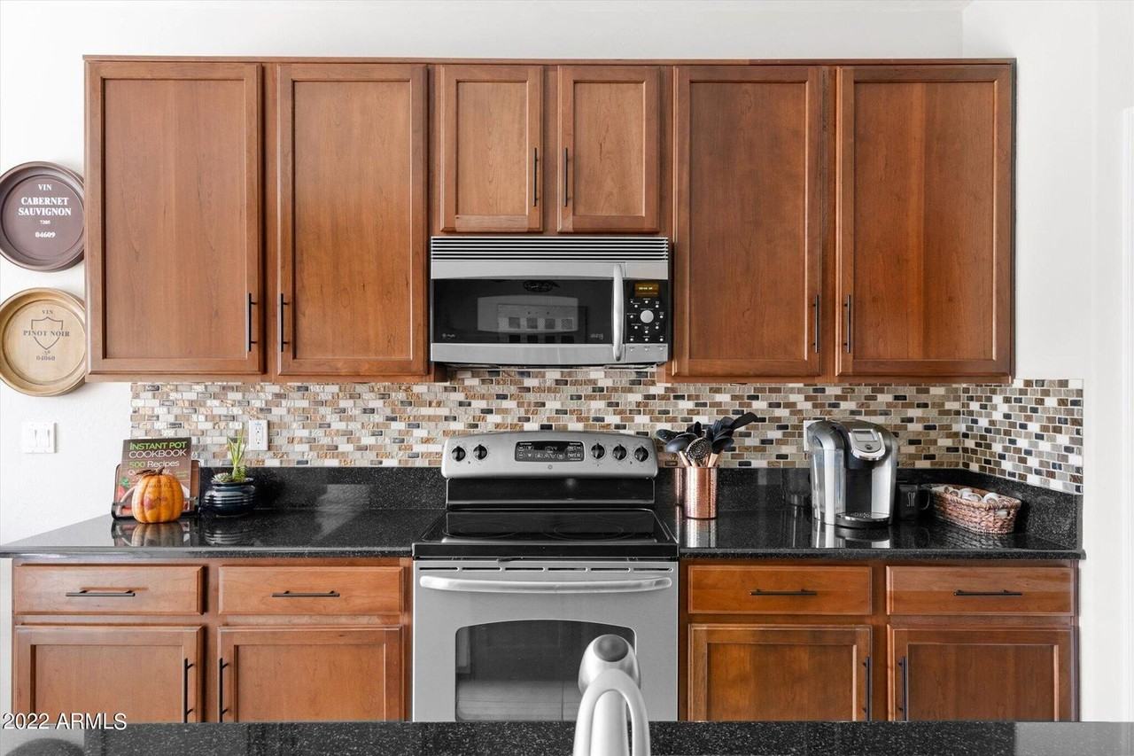 5533 W Cavedale Dr #NA - Photo 7 of 39