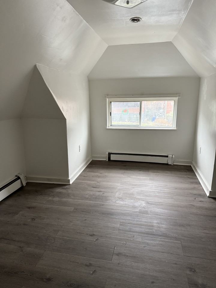 722 Eureka St #722 - Photo 5 of 14