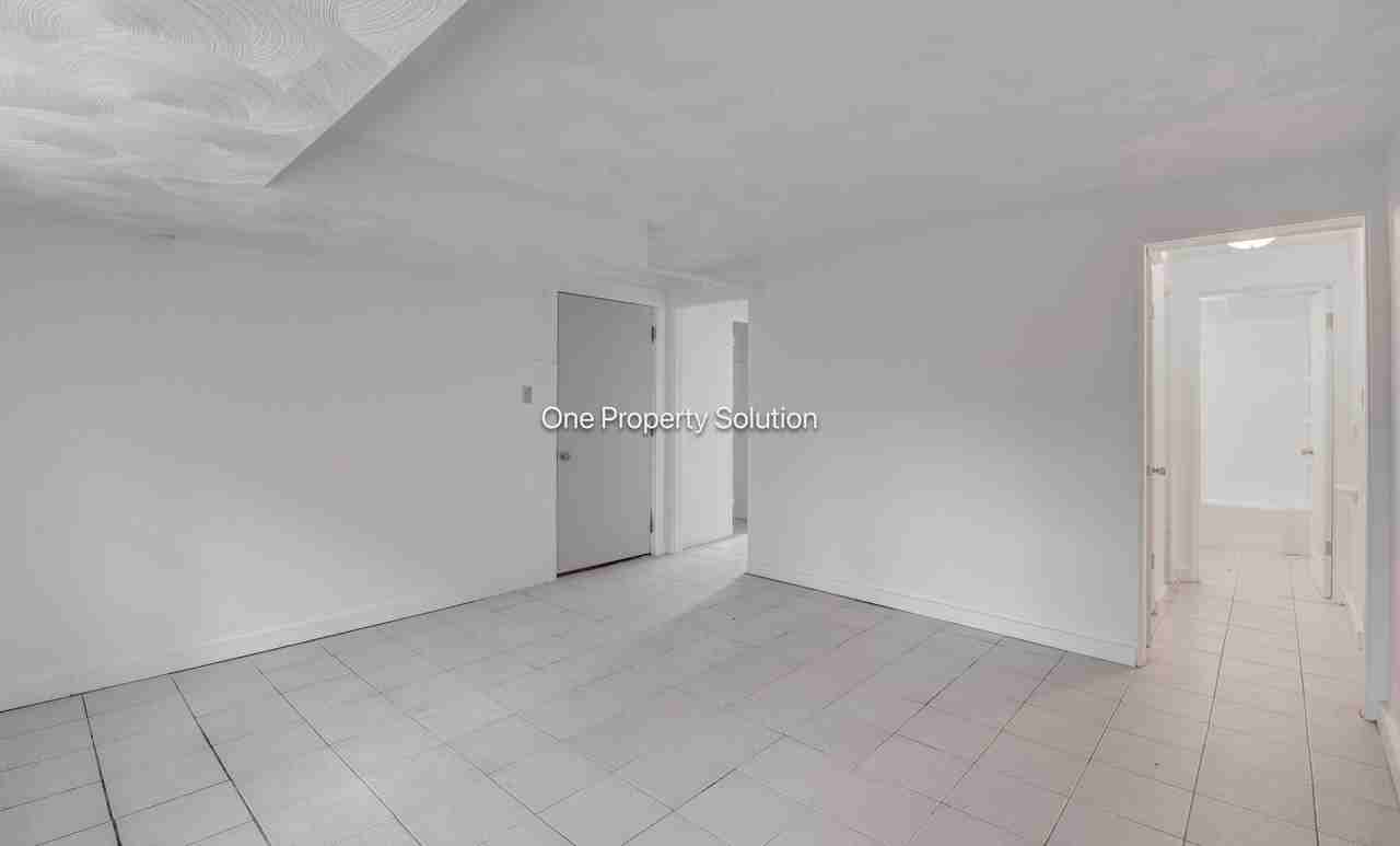 925 W 35th Ave #2 - Photo 5 of 20