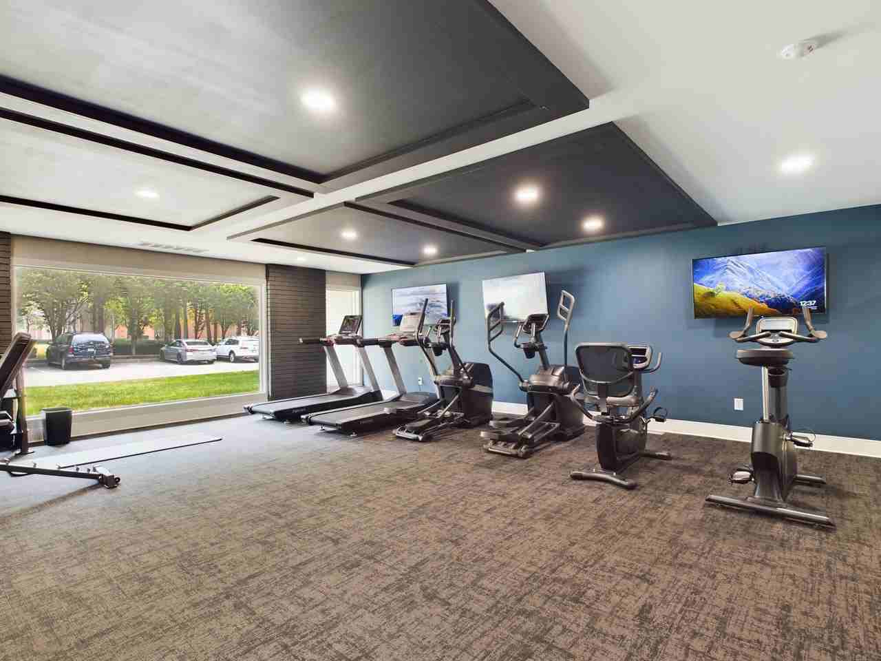 Edgewater Apartments - Photo 7 of 32