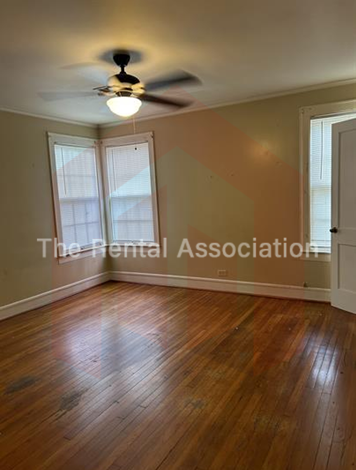 2000 University Ave #1 - Photo 7 of 20