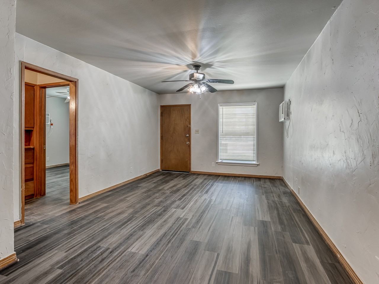 2320 Trosper Pl #1 - Photo 4 of 12