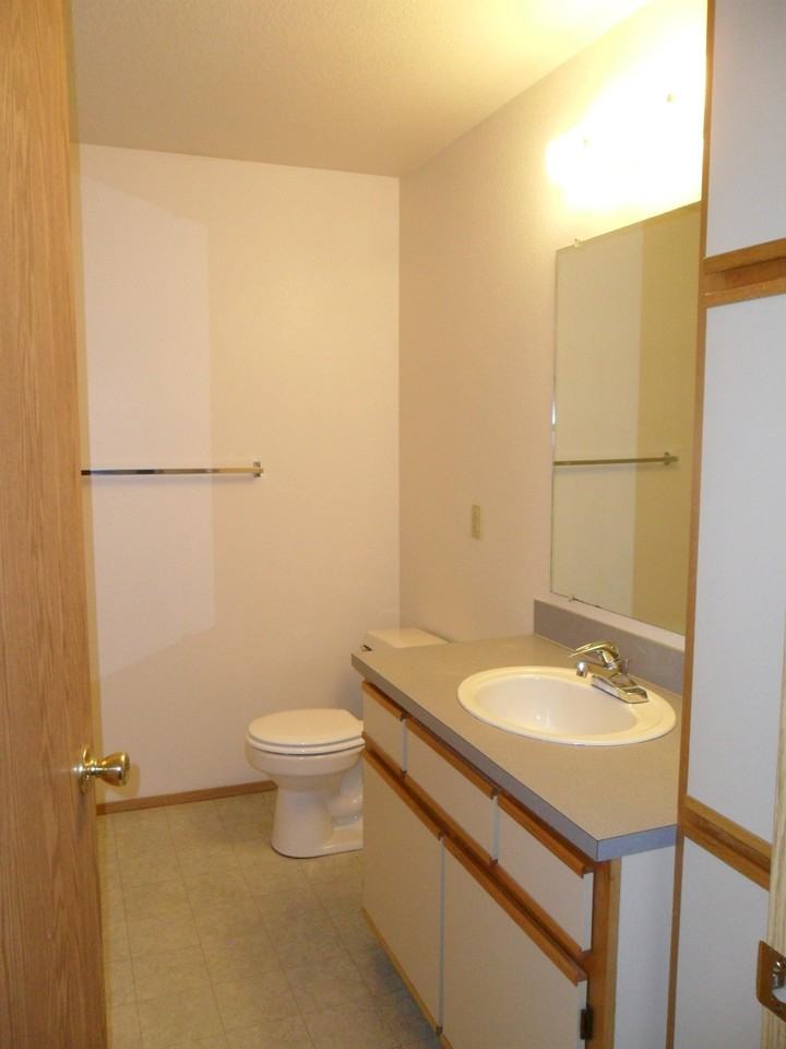 Madrona Place Apts - Photo 5 of 50