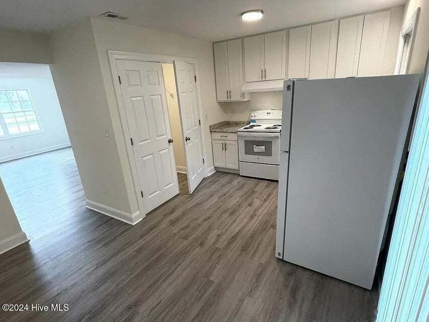 3810 Symi Circle Apt 18 - Photo 3 of 8