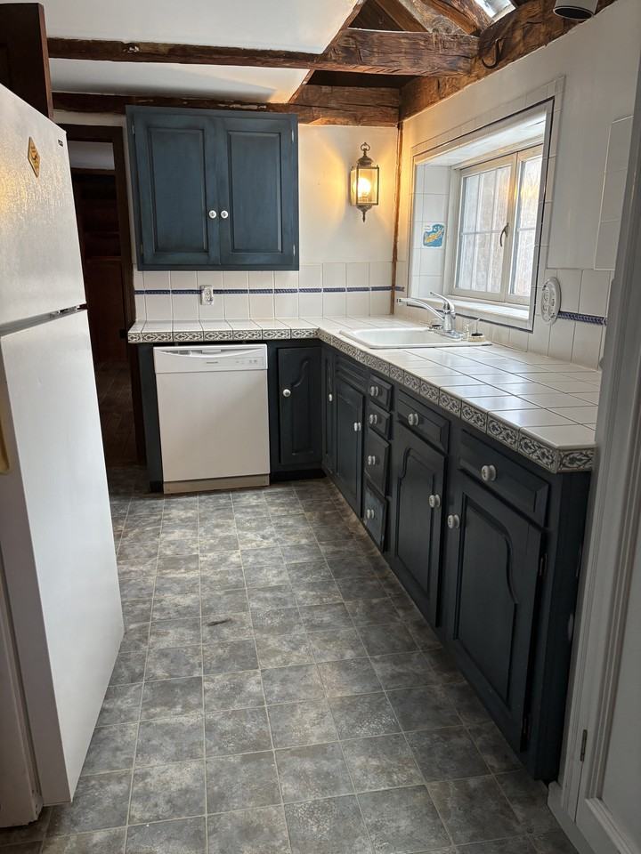 537 Green Hollow Rd - Photo 3 of 18