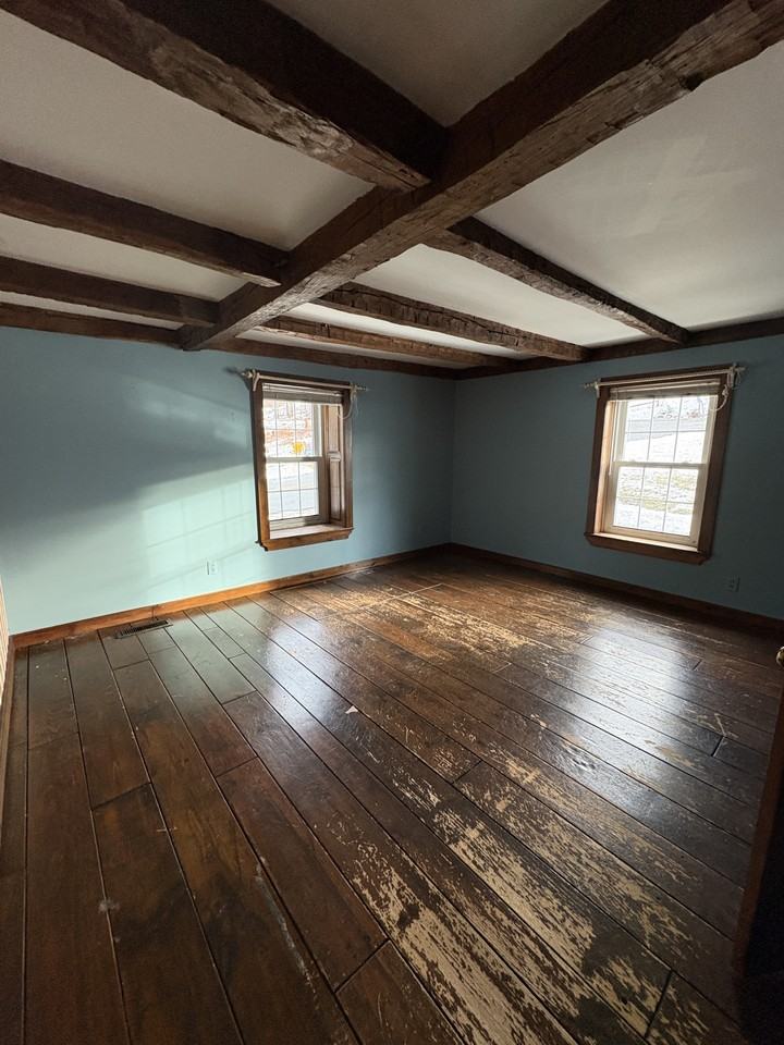 537 Green Hollow Rd - Photo 6 of 18