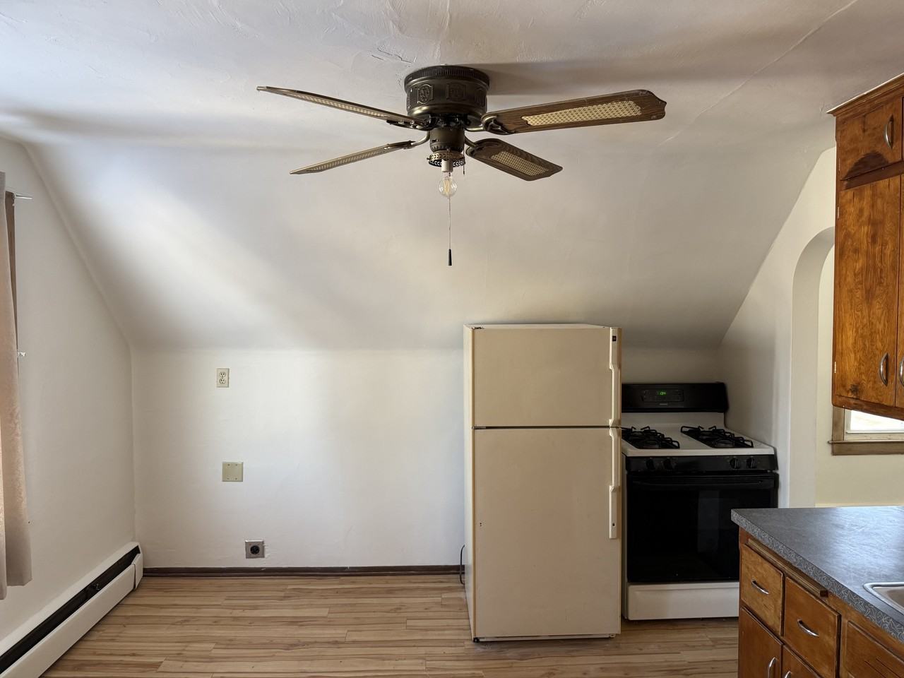 1400 Madison Ave #2UPPER - Photo 2 of 10