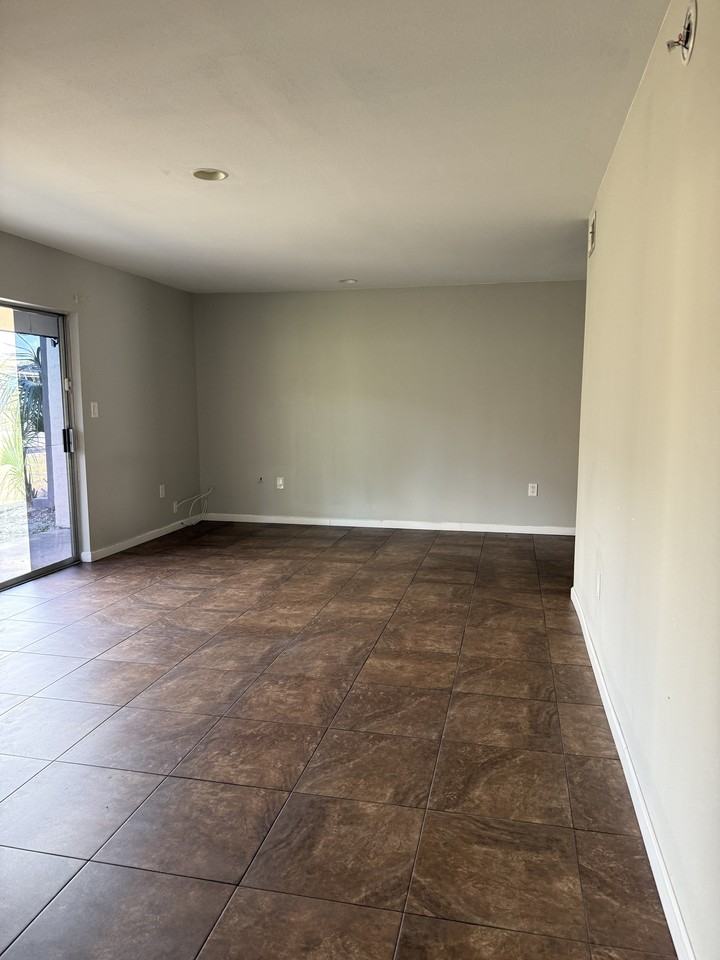 403 Marshall Ct Nw #1 - Photo 6 of 17