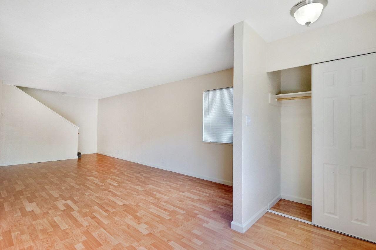 935 Heartwood Avenue - Photo 3 of 15