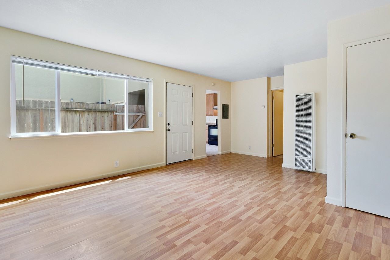 935 Heartwood Avenue - Photo 4 of 15