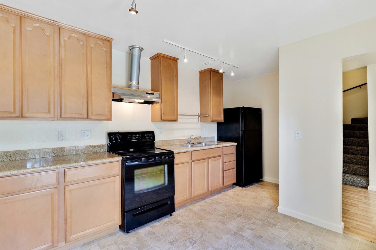 935 Heartwood Avenue - Photo 7 of 15