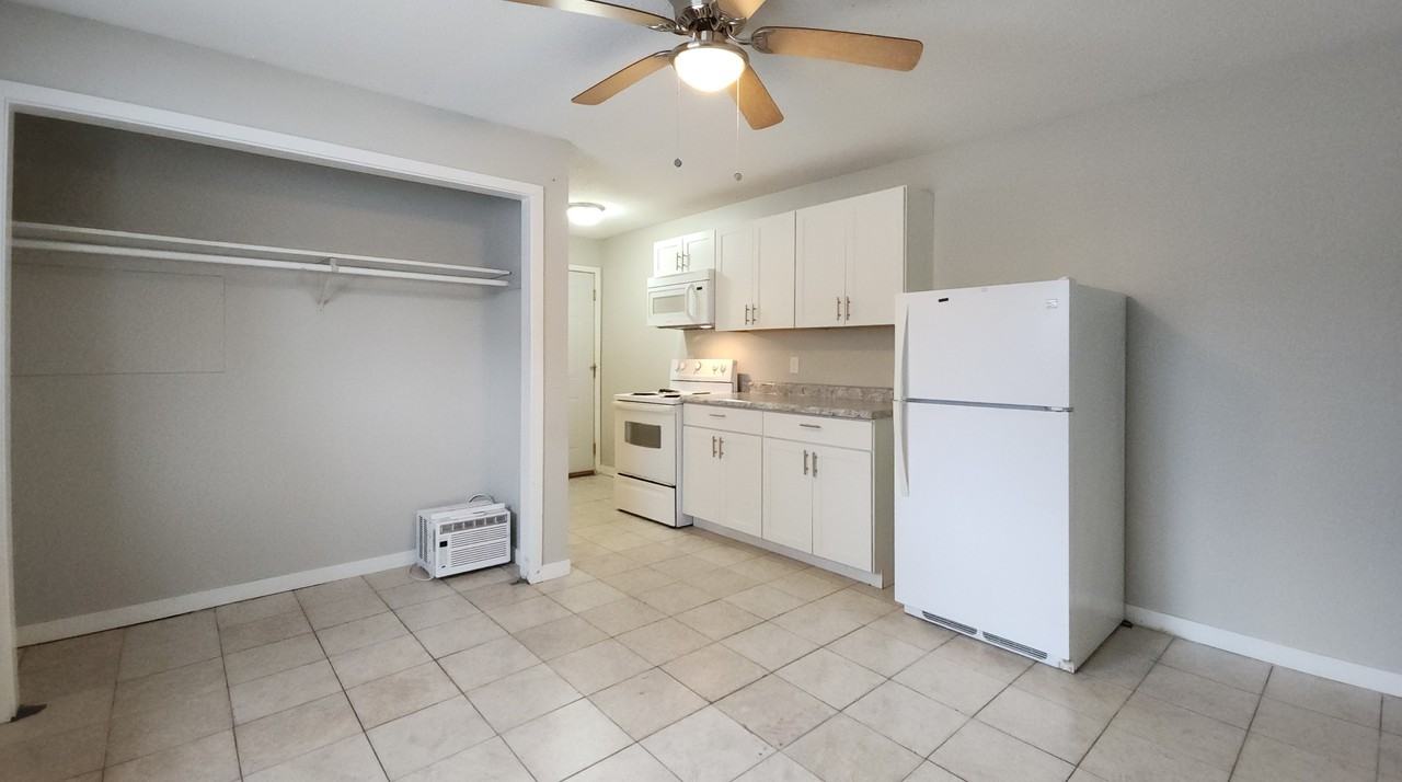 717 30th St. North - Photo 3 of 9