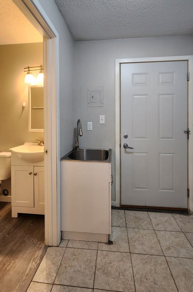 717 30th St. North - Photo 5 of 9